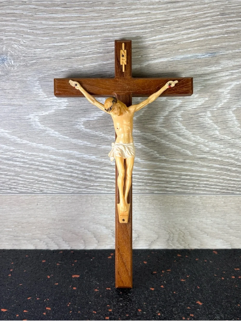 Vintage 1960s Wood INRI Crucifix Cross Hard Plastic Jesus Religious 8.25x4.5”